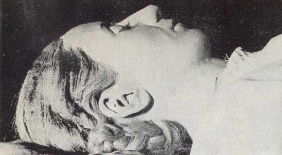 Eva Perón embalsamada por el Dr. Pedro Ara