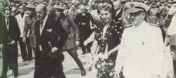 Eva Perón en Barcelona junto al generalísimo Franco